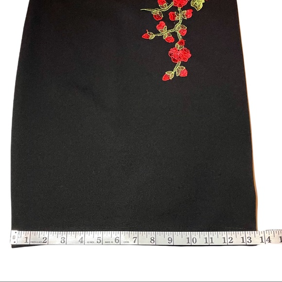 B Darlin Embroidered Red Rose Patch Sheath Sleeveless Black Dress size 1/2 - Picture 7 of 10